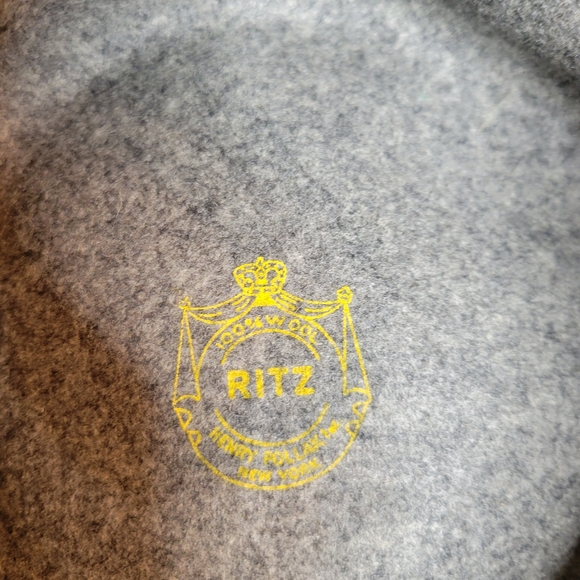 Vintage Hat By Ritz Elegant Gray Wool Hat with Bow - Picture 4 of 9